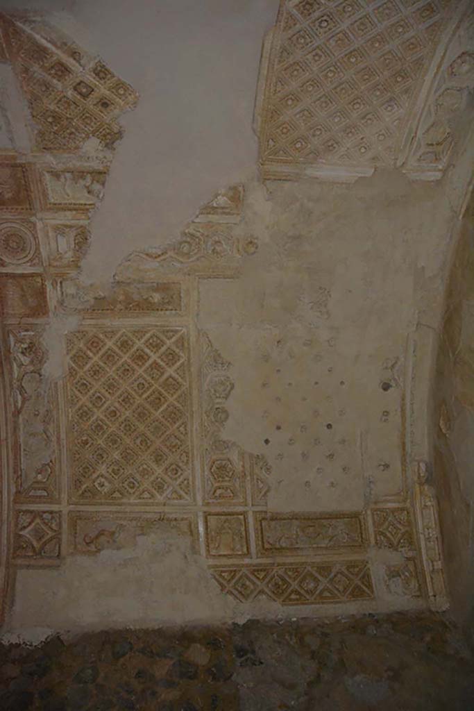 I.6.2 Pompeii. September 2019. Stuccoed vaulted ceiling in cryptoporticus.
Foto Annette Haug, ERC Grant 681269 DÉCOR.
