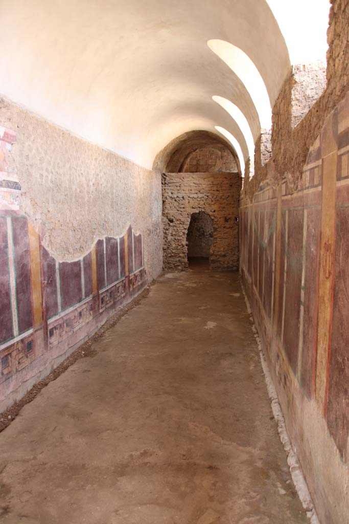 I.6.2 Pompeii. September 2019. Looking north along west wing of cryptoporticus.
Photo courtesy of Klaus Heese.
