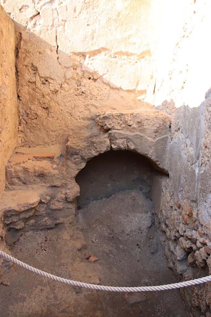 I.6.4 Pompeii. October 2022. Room 14, steps to upper floor. Photo courtesy of Klaus Heese.