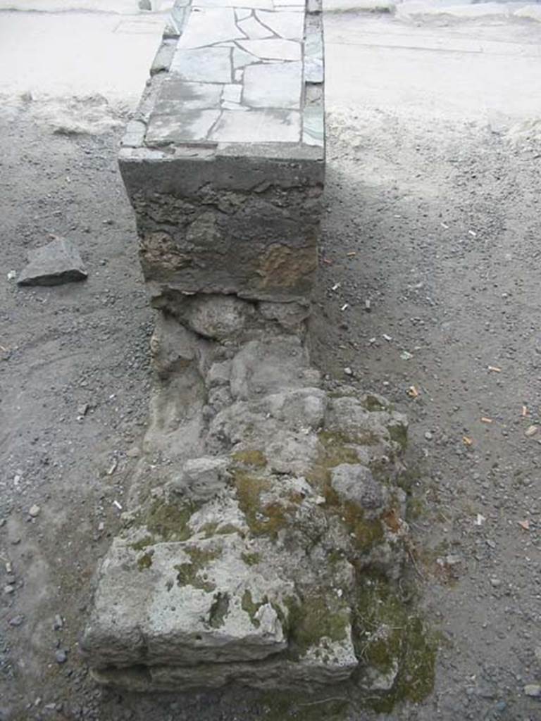 I.6.5 Pompeii. May 2003. Looking north from south end of counter.  Photo courtesy of Nicolas Monteix.
