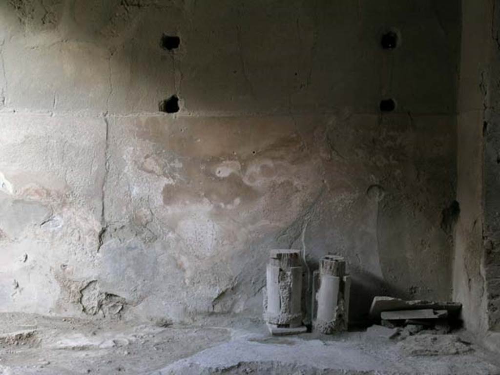 I.6.7 Pompeii. June 2005. East wall of vestibule. Photo courtesy of Nicolas Monteix.