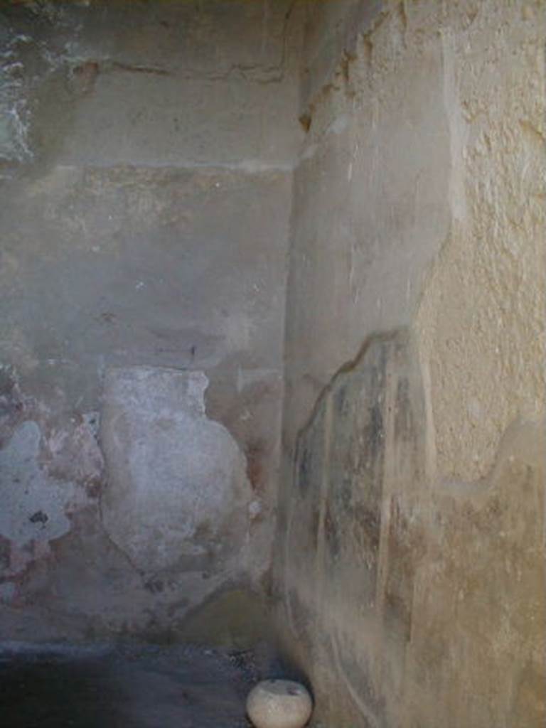 I.6.10 Pompeii. May 2005. South-west corner of rear room.