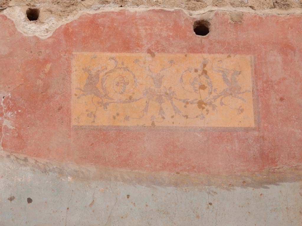 I.6.15 Pompeii. June 2019. Room 9, east of centre of upper north wall of small garden.
Photo courtesy of Buzz Ferebee.