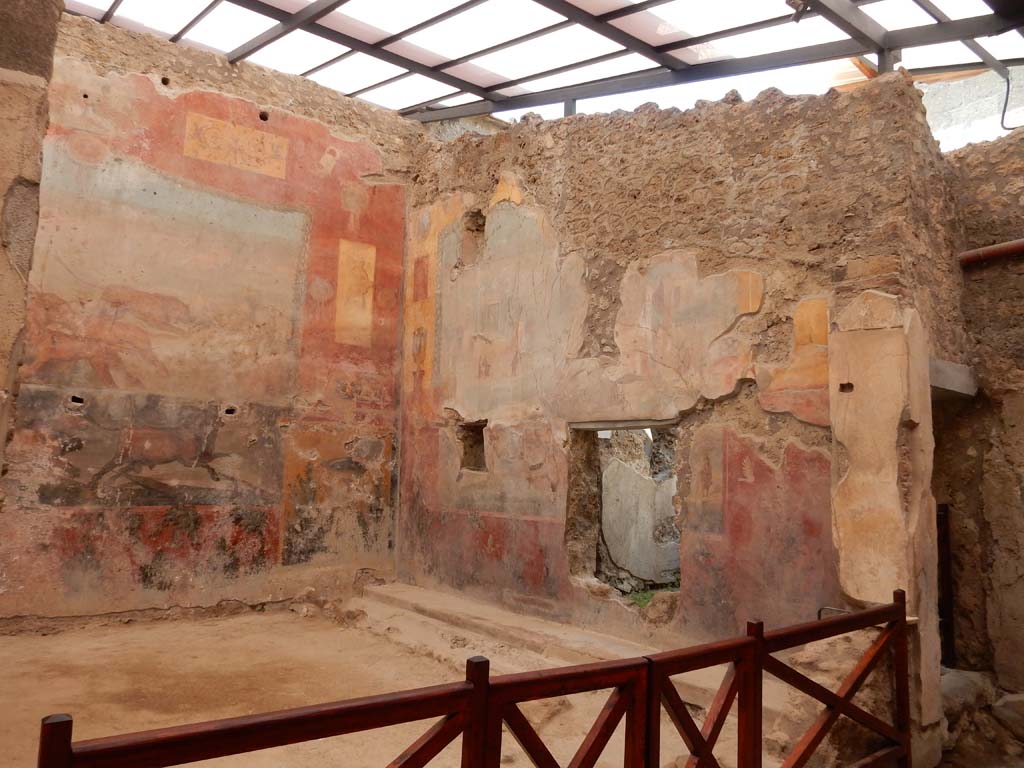 I.6.15 Pompeii. June 2019.
Room 9, looking towards east end of north wall, north-east corner, and east wall of small garden.
Photo courtesy of Buzz Ferebee.