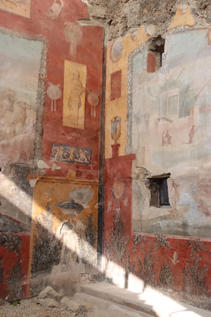 I.6.15 Pompeii. October 2023.
Room 9, north-east corner. Photo courtesy of Klaus Heese.