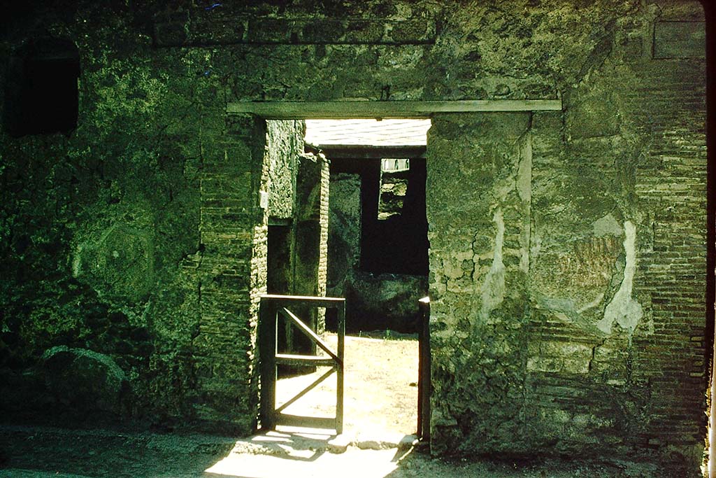 I.7.5 Pompeii. 1957. Looking towards entrance doorway on Via dell�Abbondanza. Photo by Stanley A. Jashemski.
Source: The Wilhelmina and Stanley A. Jashemski archive in the University of Maryland Library, Special Collections (See collection page) and made available under the Creative Commons Attribution-Non Commercial License v.4. See Licence and use details.
J57f0246
