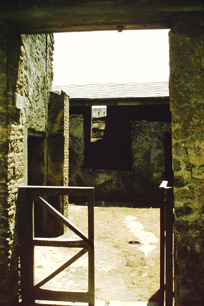 I.7.5 Pompeii. 1957. Looking through doorway into vestibule and courtyard. Photo by Stanley A. Jashemski.
Source: The Wilhelmina and Stanley A. Jashemski archive in the University of Maryland Library, Special Collections (See collection page) and made available under the Creative Commons Attribution-Non Commercial License v.4. See Licence and use details.
J57f0247
