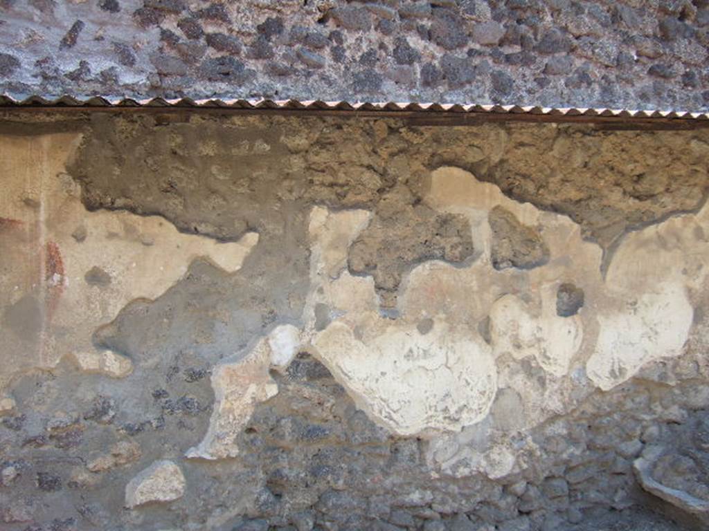 I.8.1 Pompeii. September 2005. West exterior side wall.