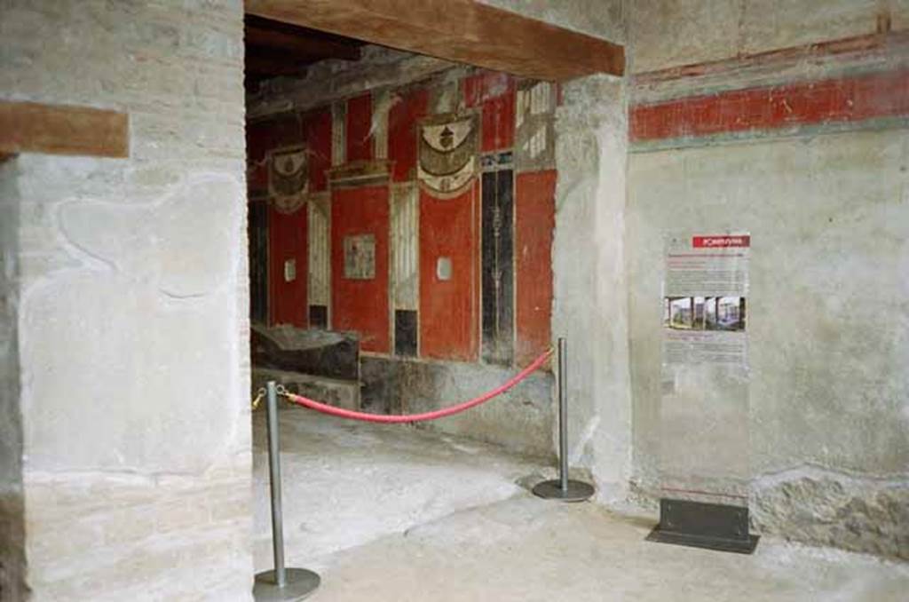I.8.9 Pompeii. March 2010. Room 7, triclinium from portico. Photo courtesy of Rick Bauer.
