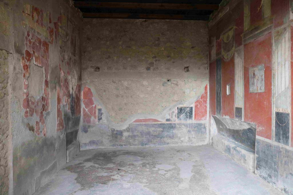 I.8.9 Pompeii. December 2018. Room 7, looking north across triclinium. Photo courtesy of Aude Durand.