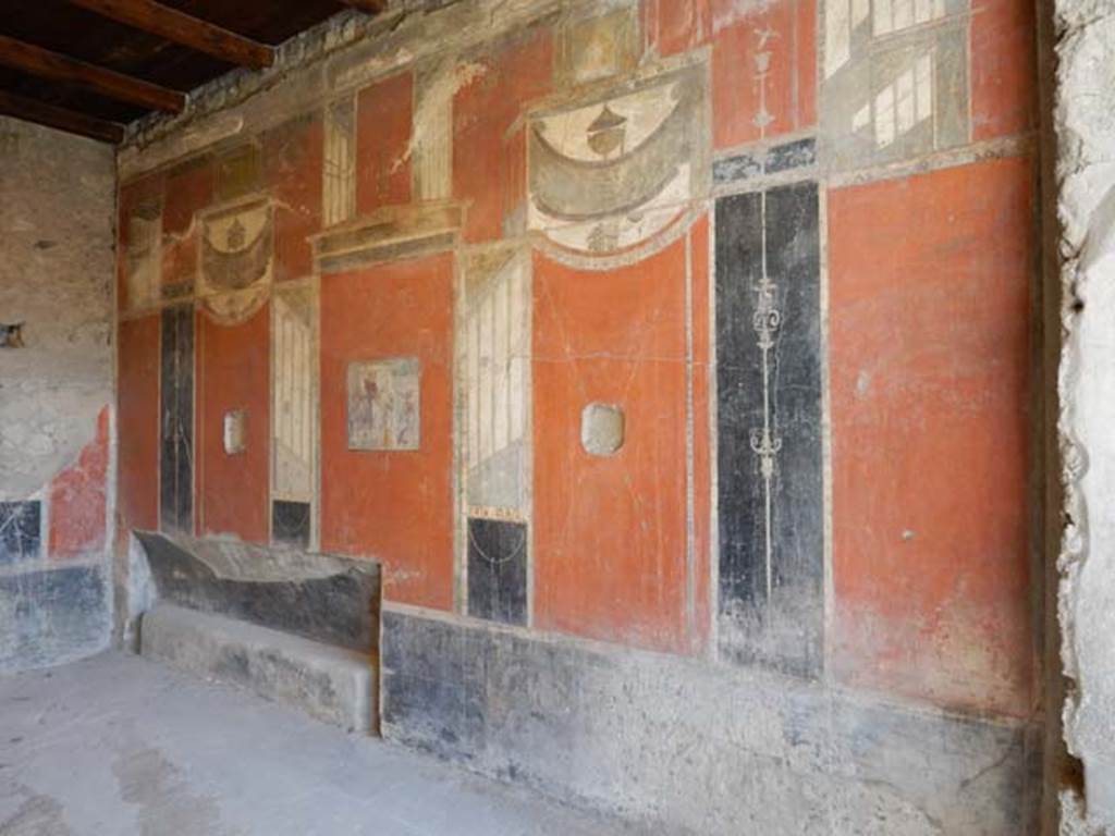 I.8.9 Pompeii. May 2015. Room 7, east wall of triclinium. Photo courtesy of Buzz Ferebee.