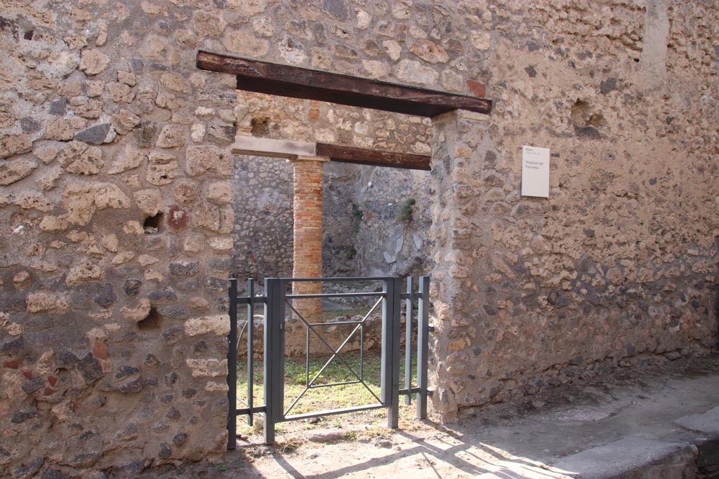 I.8.10 Pompeii. October 2023. Looking west towards entrance doorway. Photo courtesy of Klaus Heese.