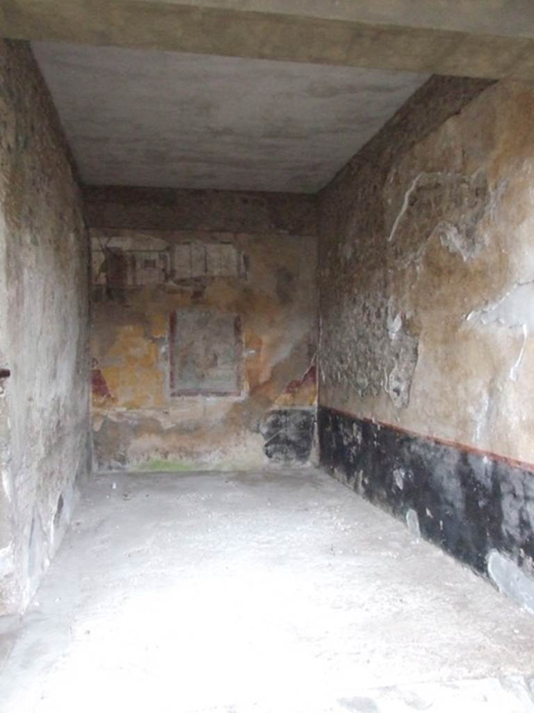 I.8.17 Pompeii. December 2007. Looking west into exedra. Room 18, exedra in centre of west side of peristyle.