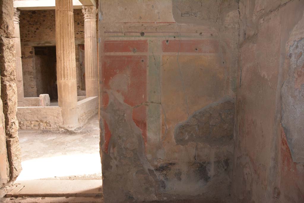 I.8.17 Pompeii. March 2019. Looking towards east wall with doorway to atrium at north end.
Foto Annette Haug, ERC Grant 681269 D�COR.
