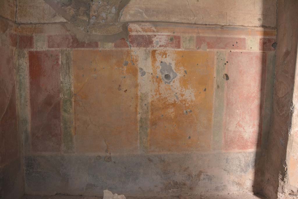 I.8.17 Pompeii. March 2019. Room 4, looking towards lower north wall.
Foto Annette Haug, ERC Grant 681269 D�COR.


