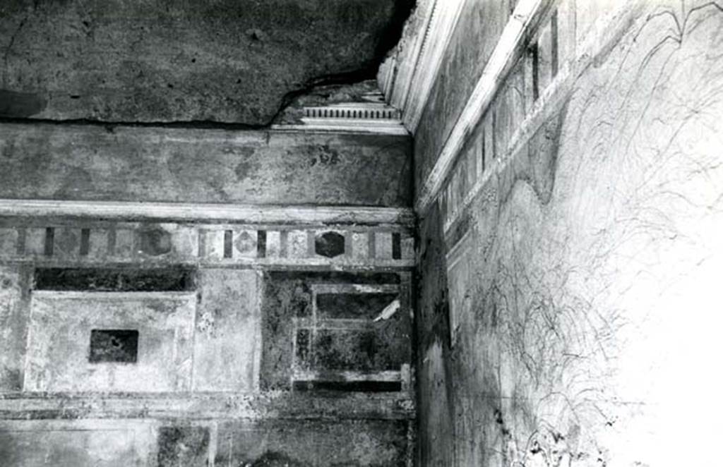 I.8.17 Pompeii. 1972. Room 9. Casa dei Quattro Stili, oecus of atrium, NE corner. Photo courtesy of Anne Laidlaw.
American Academy in Rome, Photographic Archive. Laidlaw collection _P_72_14_35.