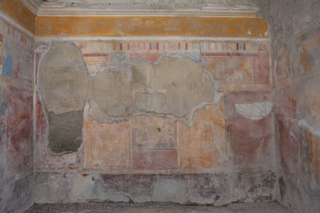 I.8.17 Pompeii. March 2019. Room 9, east wall of tablinum.
Foto Annette Haug, ERC Grant 681269 DÉCOR.