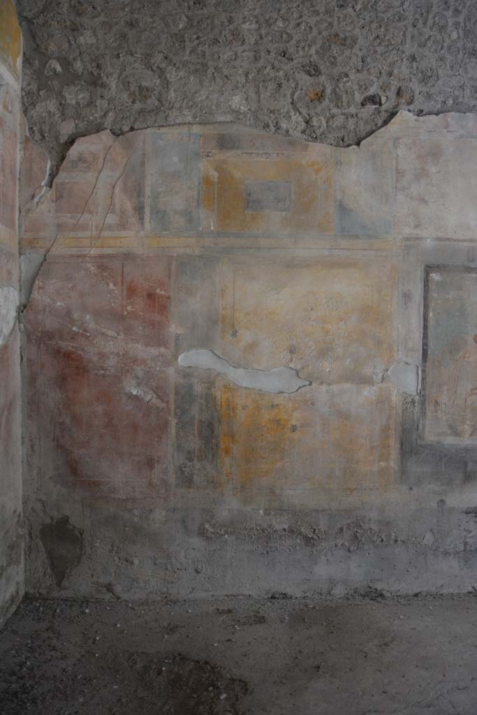 I.8.17 Pompeii. March 2019. Room 9, south-east corner and south wall at east end.
Foto Annette Haug, ERC Grant 681269 DÉCOR.