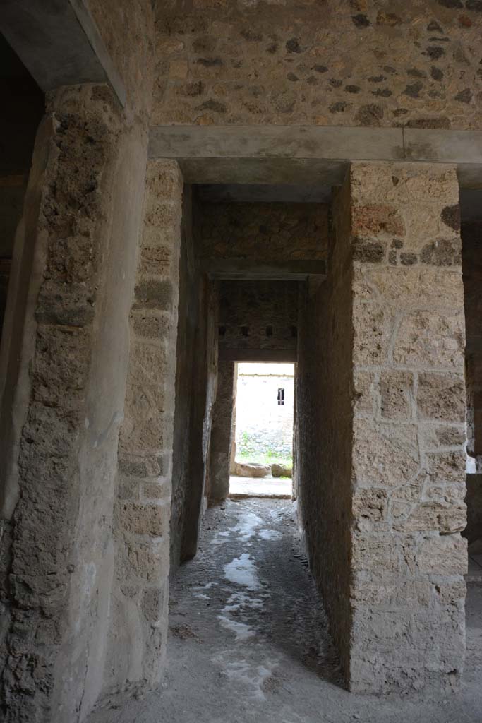 .8.17 Pompeii. March 2019.
Room 11 corridor, looking east from atrium 3 towards west portico and garden area.
Foto Annette Haug, ERC Grant 681269 DÉCOR.