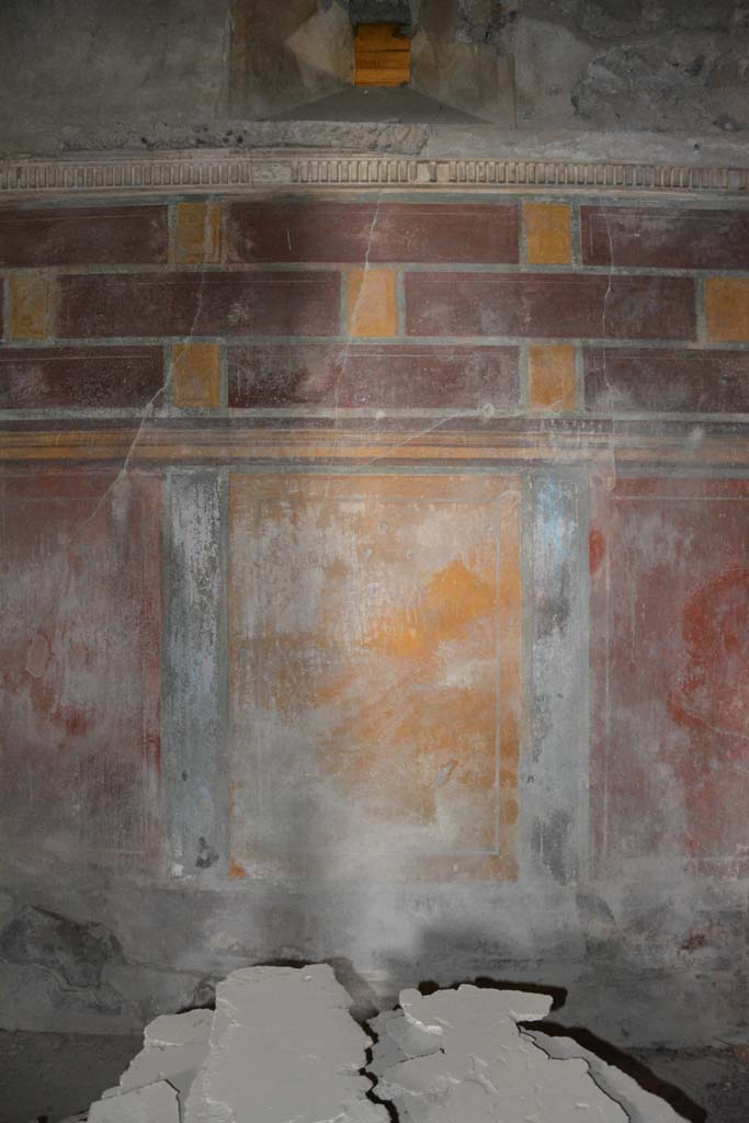 I.8.17 Pompeii. March 2019.
Room 12, central yellow panel with red side panels from north wall.
Foto Annette Haug, ERC Grant 681269 DÉCOR.