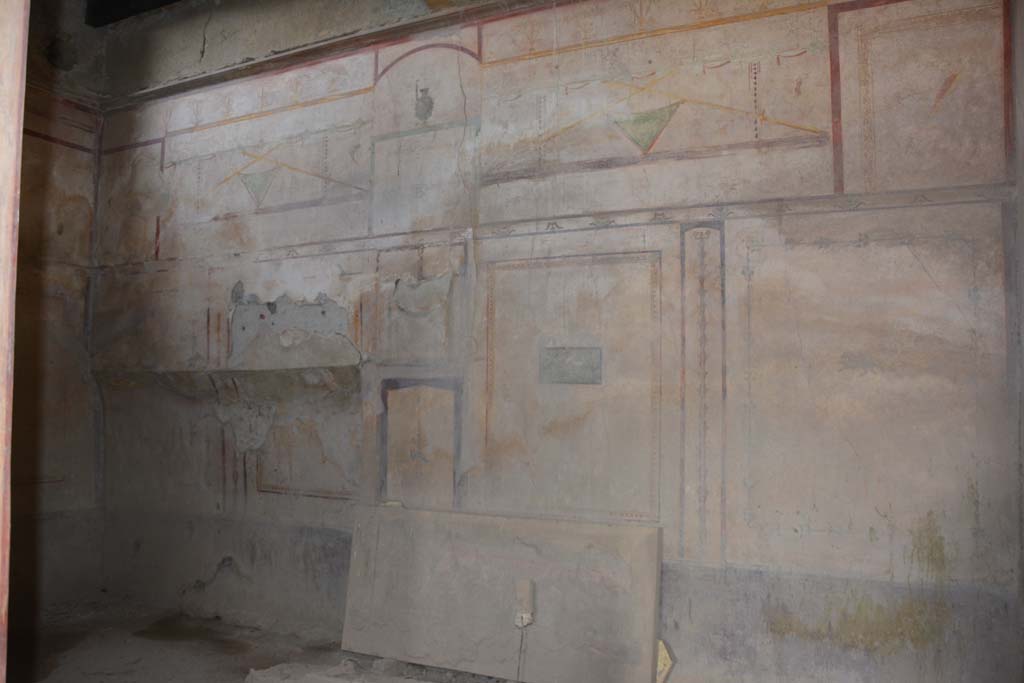I.8.17 Pompeii. March 2019. Room 14, looking west along north wall.
Foto Annette Haug, ERC Grant 681269 DÉCOR.
