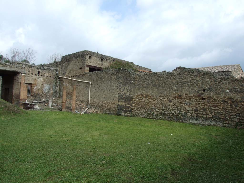 I.9.3 Pompeii. March 2009. Room 6, east wall from south end of garden area.