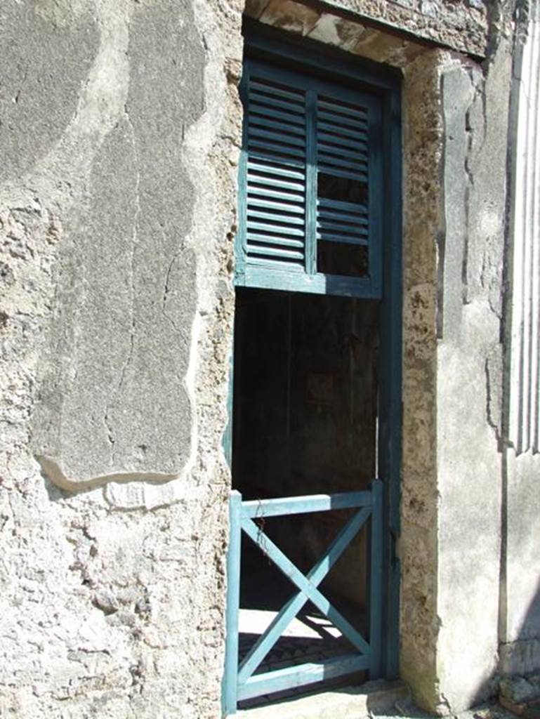 I.9.5 Pompeii. March 2009. Doorway to room 5. Cubiculum with garden paintings.