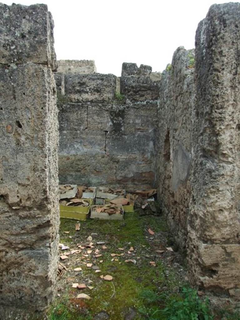 I.9.12 Pompeii. March 2009.   Room 10.  Doorway to room on east side of entrance.