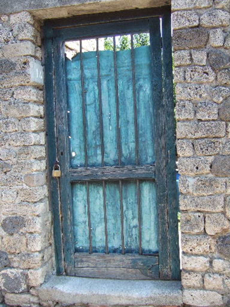 I.9.14 Pompeii. September 2005.  Entrance.

