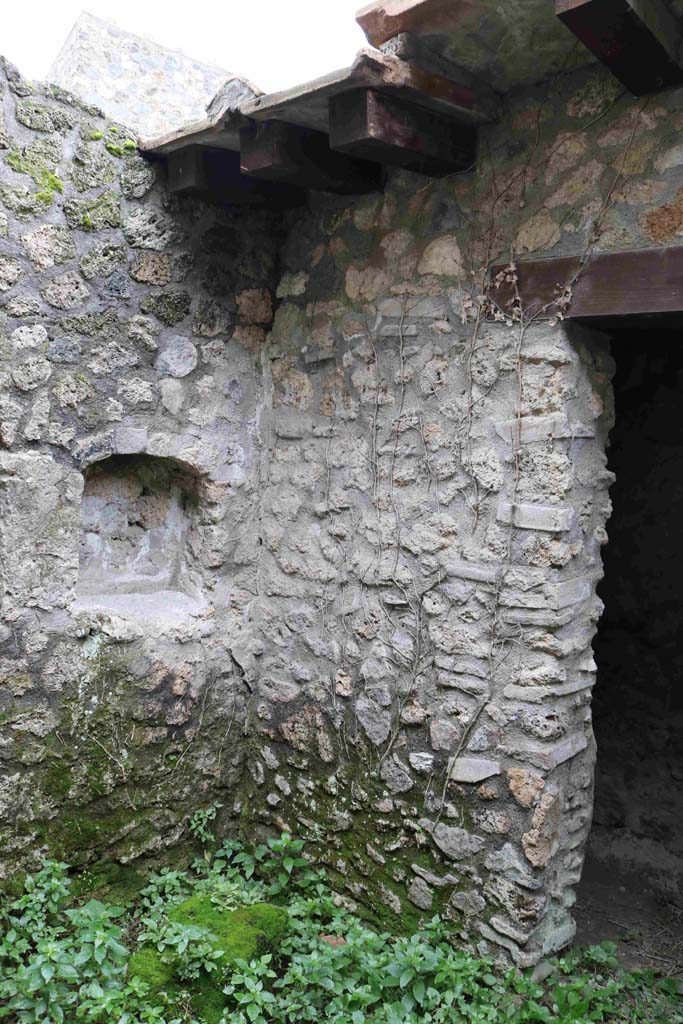 I.10.1 Pompeii. December 2018. South-west corner. Photo courtesy of Aude Durand.
