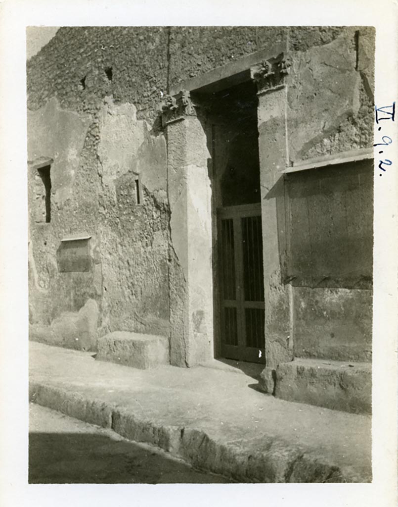 I.10.4 Pompeii but shown on photo as VI.9.2. Pre-1937-39. Entrance doorway.
Photo courtesy of American Academy in Rome, Photographic Archive. Warsher collection no. 1860.
