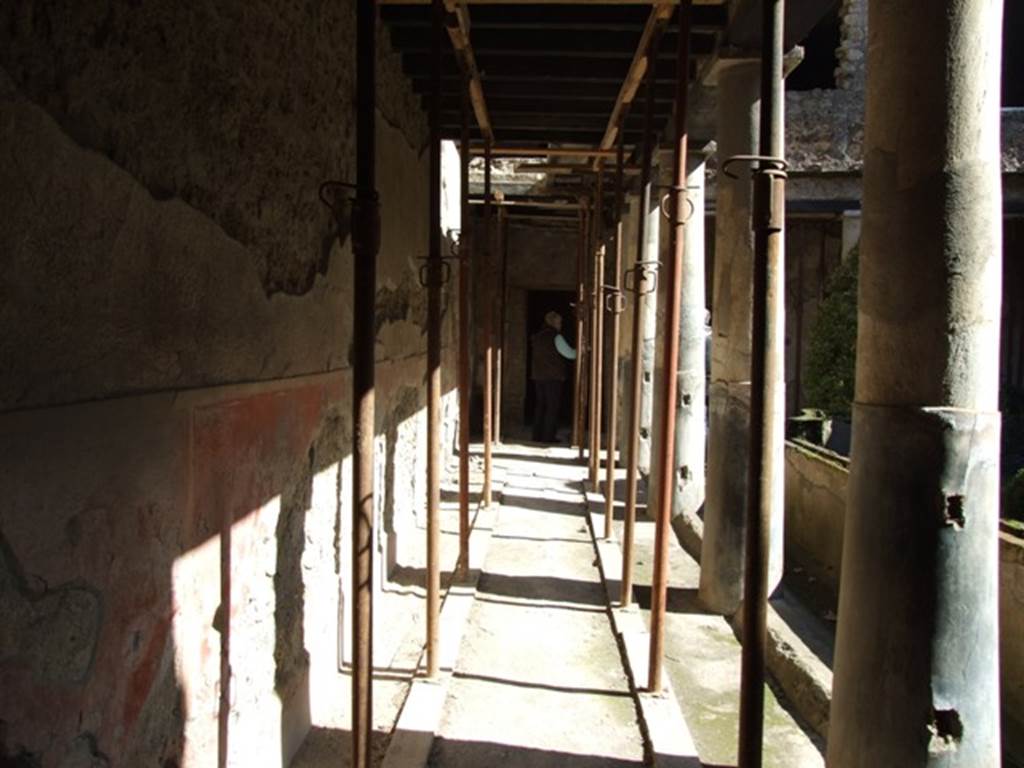 I.10.11 Pompeii. March 2009. Room 10, north portico of peristyle, looking east.