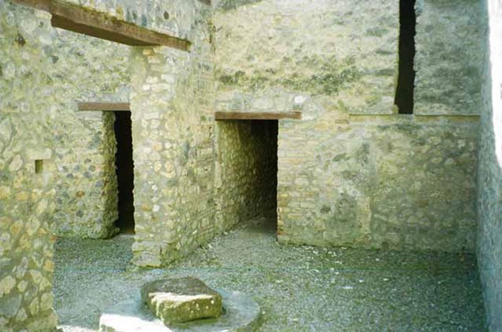 I.10.14 Pompeii. June 2010. Looking south from near well. Photo courtesy of Rick Bauer.