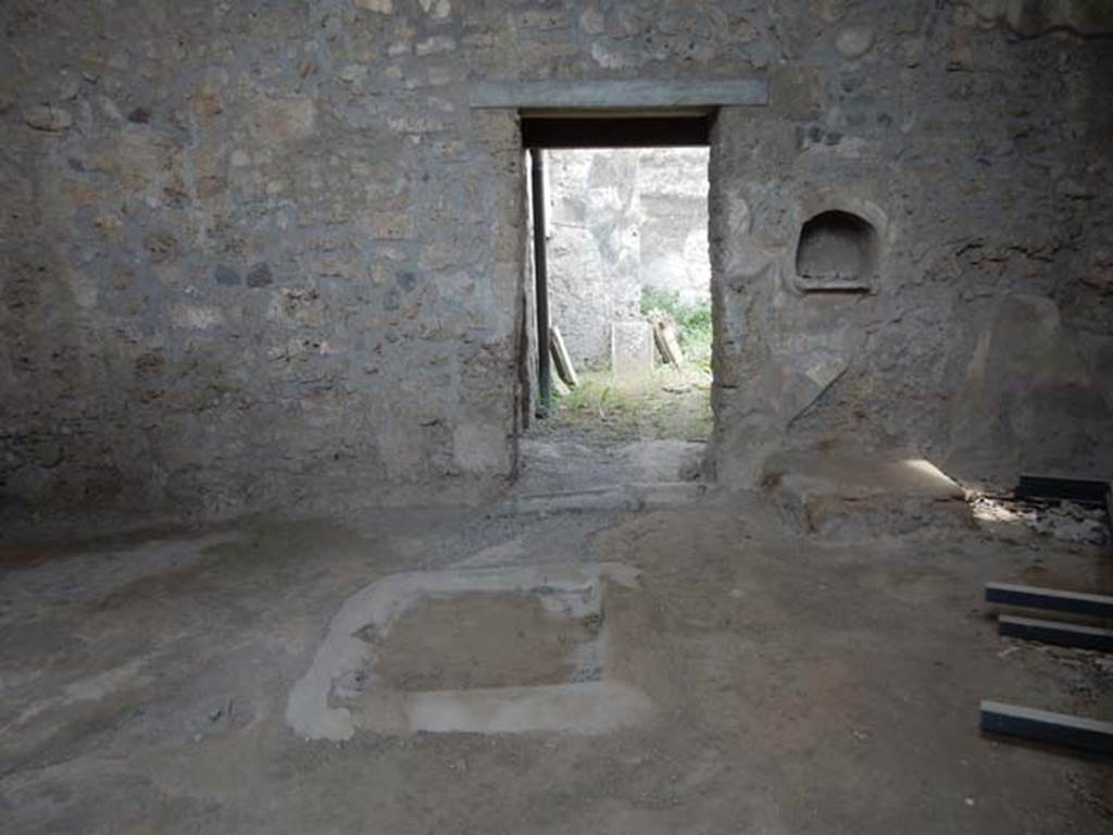 I.10.16 Pompeii. May 2017. Looking west across atrium. Photo courtesy of Buzz Ferebee.