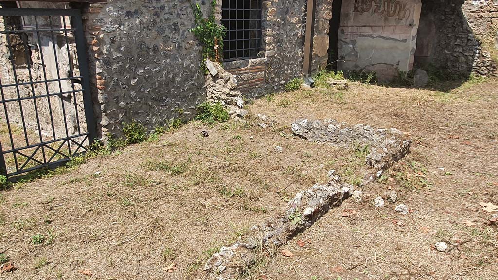 I.11.10 Pompeii. July 2021. Looking west to site of small enclosure. 
Foto Annette Haug, ERC Grant 681269 DÉCOR. 
