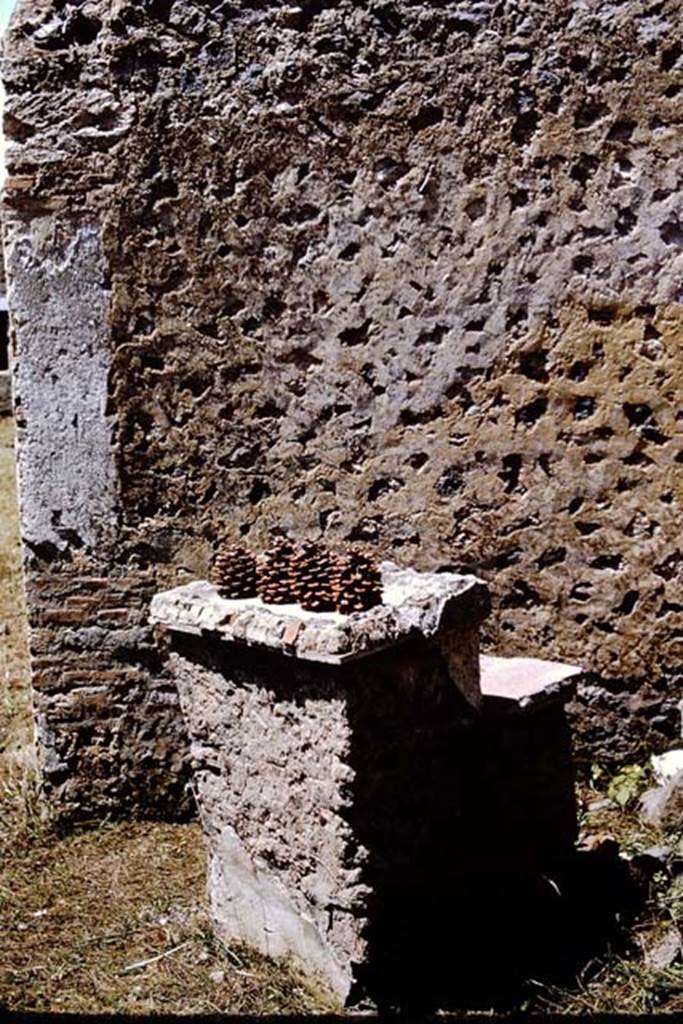 I.11.10 Pompeii. 1964. Altar with offerings. Photo by Stanley A. Jashemski.
Source: The Wilhelmina and Stanley A. Jashemski archive in the University of Maryland Library, Special Collections (See collection page) and made available under the Creative Commons Attribution-Non Commercial License v.4. See Licence and use details.
J64f1538
