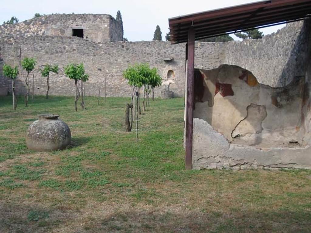 I.11.10 Pompeii. May 2003. Looking east across garden area. Photo courtesy of Nicolas Monteix.

