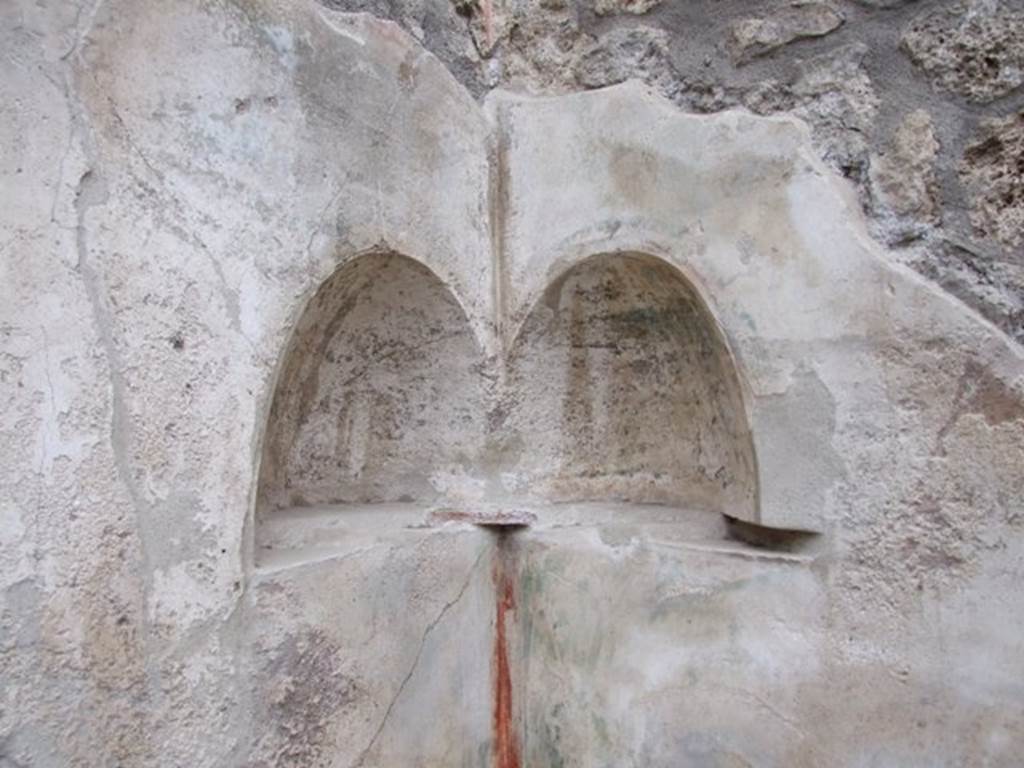I.11.16 Pompeii. December 2007. Room 6, two joined niches, in corner of room.