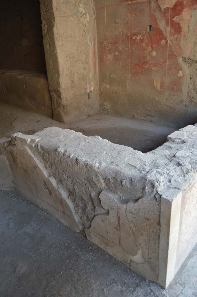 I.12.3 Pompeii. October 2017. Looking west to east end of counter.
Foto Taylor Lauritsen, ERC Grant 681269 DÉCOR.

