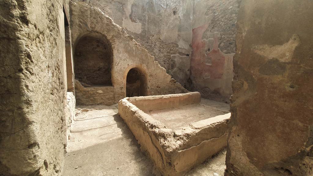 I.12.5 Pompeii. July 2021. Looking east from end of corridor across garden area.
Foto Annette Haug, ERC Grant 681269 DÉCOR.