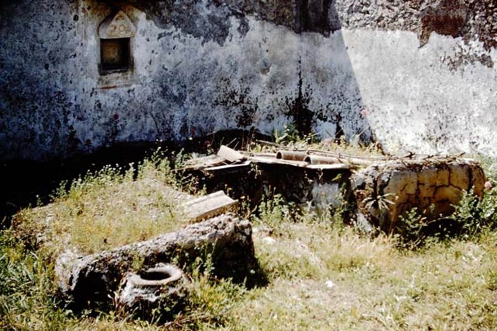 I.13.2 Pompeii. 1961. Triclinium and lararium niche. Photo by Stanley A. Jashemski.
Source: The Wilhelmina and Stanley A. Jashemski archive in the University of Maryland Library, Special Collections (See collection page) and made available under the Creative Commons Attribution-Non Commercial License v.4. See Licence and use details.
J61f0257
