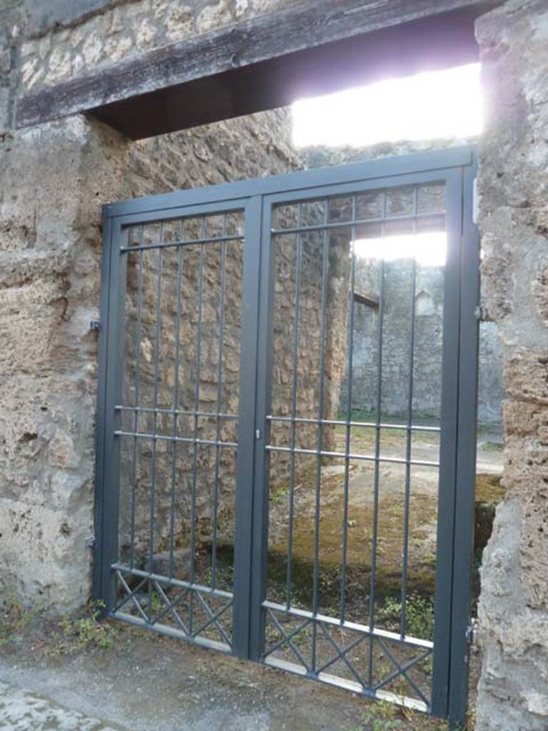 I.14.2 Pompeii. September 2015. Entrance on Via di Nocera.