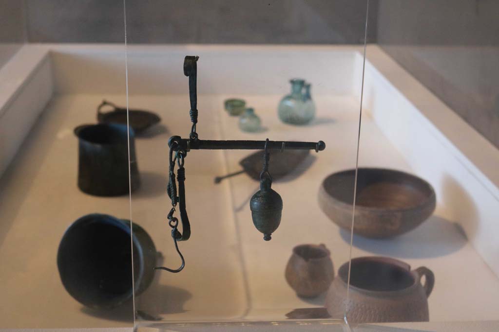 I.14.12, Pompeii. December 2018. Room 13, items on display. Photo courtesy of Aude Durand.