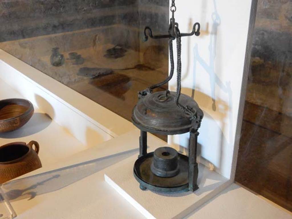 I.14.12, Pompeii. May 2018. Room 13, bronze lantern on display. Bronze lantern (Lanterna in bronzo), inv. no. 43468. Photo courtesy of Buzz Ferebee