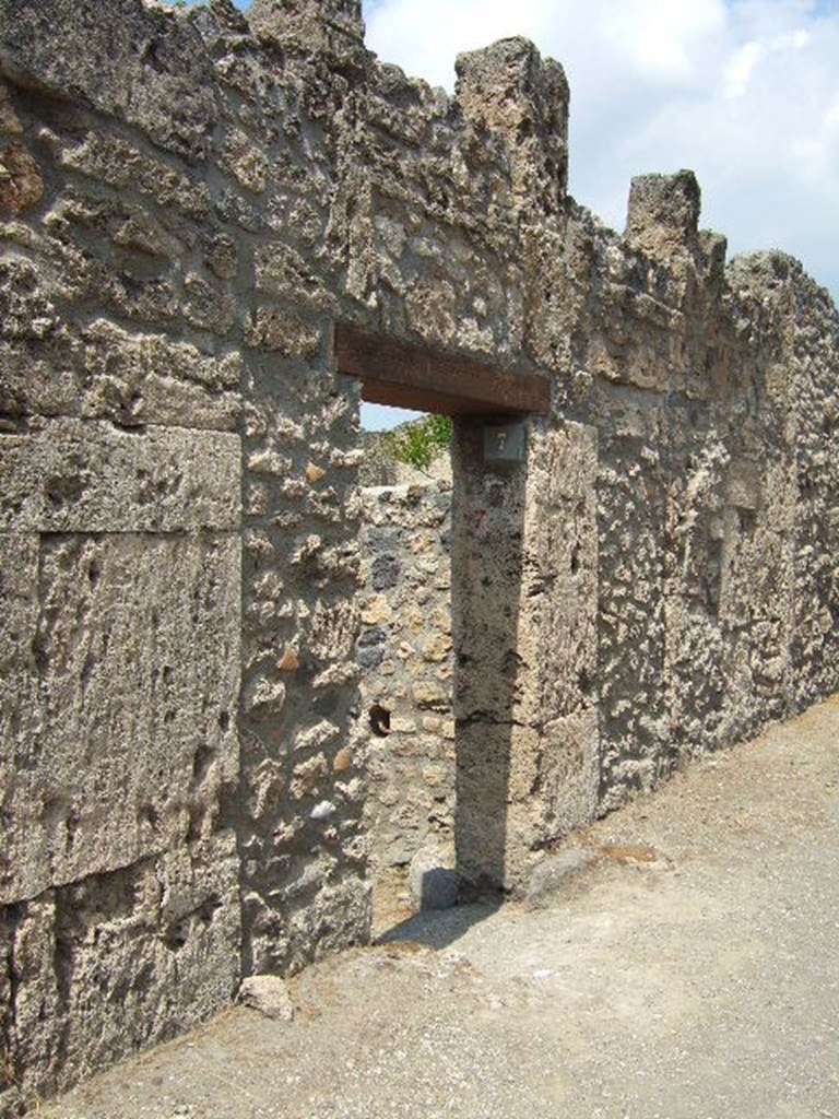 I.16.7 House with workshop.  Entrance.
