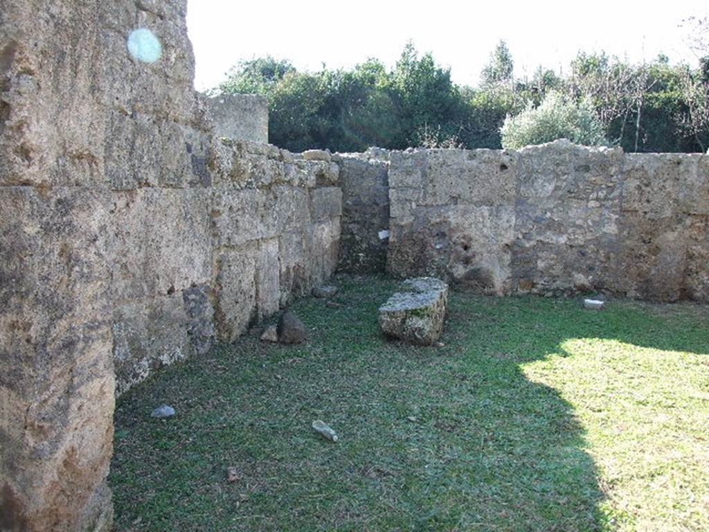 I.16.7 Pompeii. December 2006. South-west corner of yard ?  