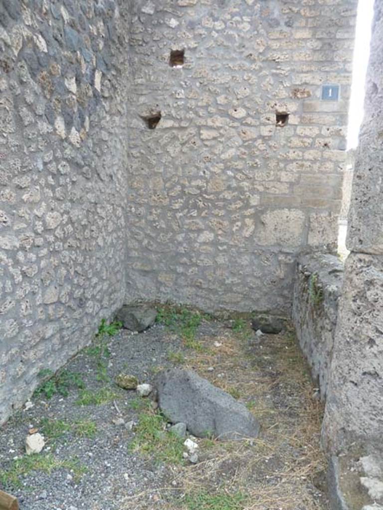 I.21.1 Pompeii. September 2015. Looking west.