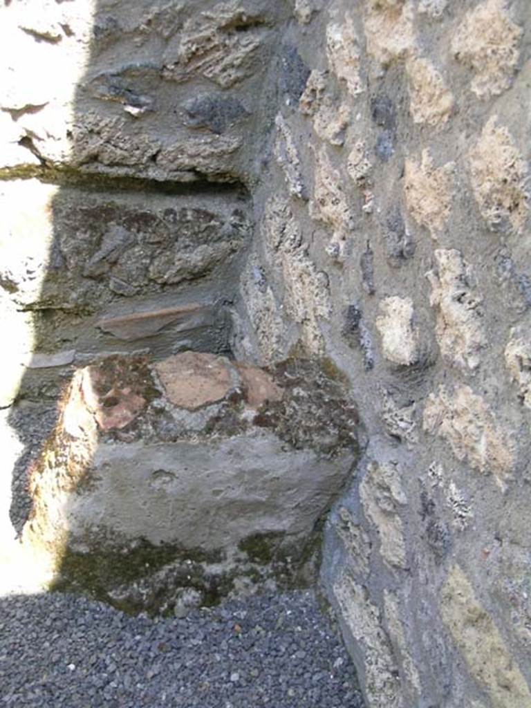 I.21.5 Pompeii. June 2005. Latrine near north-east corner. Photo courtesy of Nicolas Monteix.