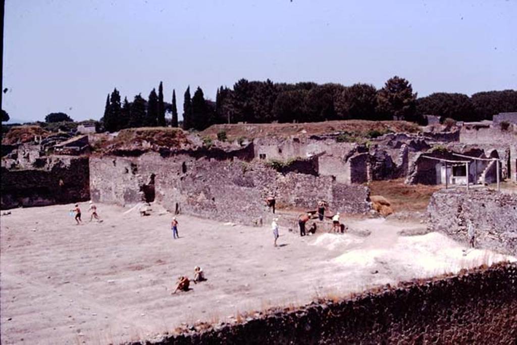 I.21.6 Pompeii. 1974. Looking towards east wall and north-east corner of site. Photo by Stanley A. Jashemski.
Source: The Wilhelmina and Stanley A. Jashemski archive in the University of Maryland Library, Special Collections (See collection page) and made available under the Creative Commons Attribution-Non Commercial License v.4. See Licence and use details. J74f0244