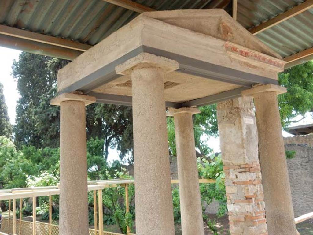 II.2.2 Pompeii. May 2016. Room “l”, garden area. Looking south-west towards temple. 
Photo courtesy of Buzz Ferebee.
